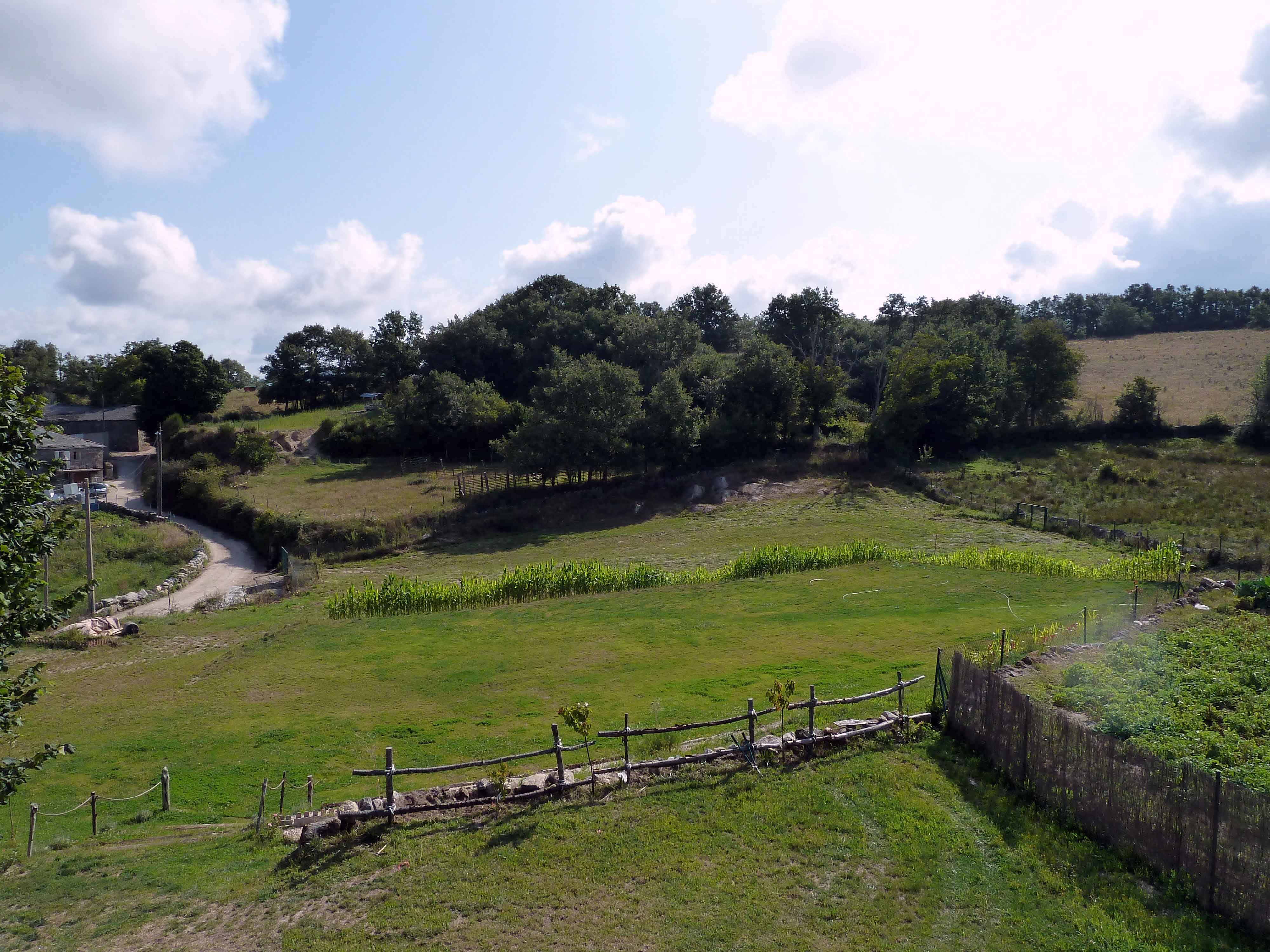 Casa de Campo Anduriña. Vista del prado desde la planta alta.
