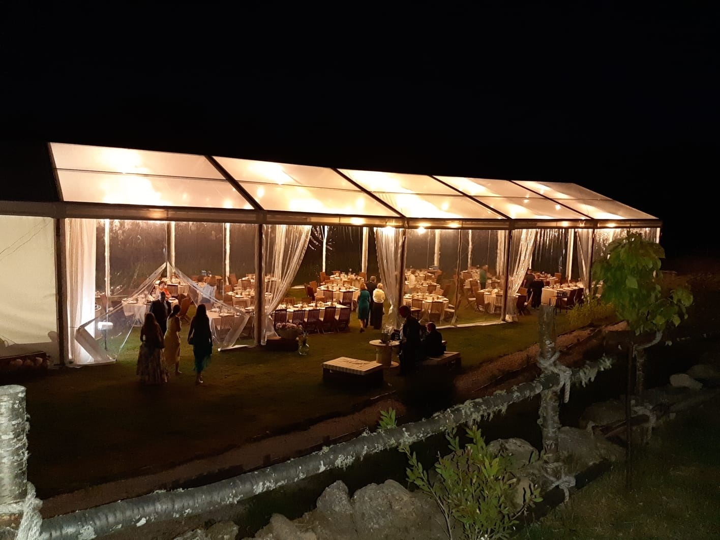 Casa de Campo Anduriña. Celebraciones. Carpa prado noche.