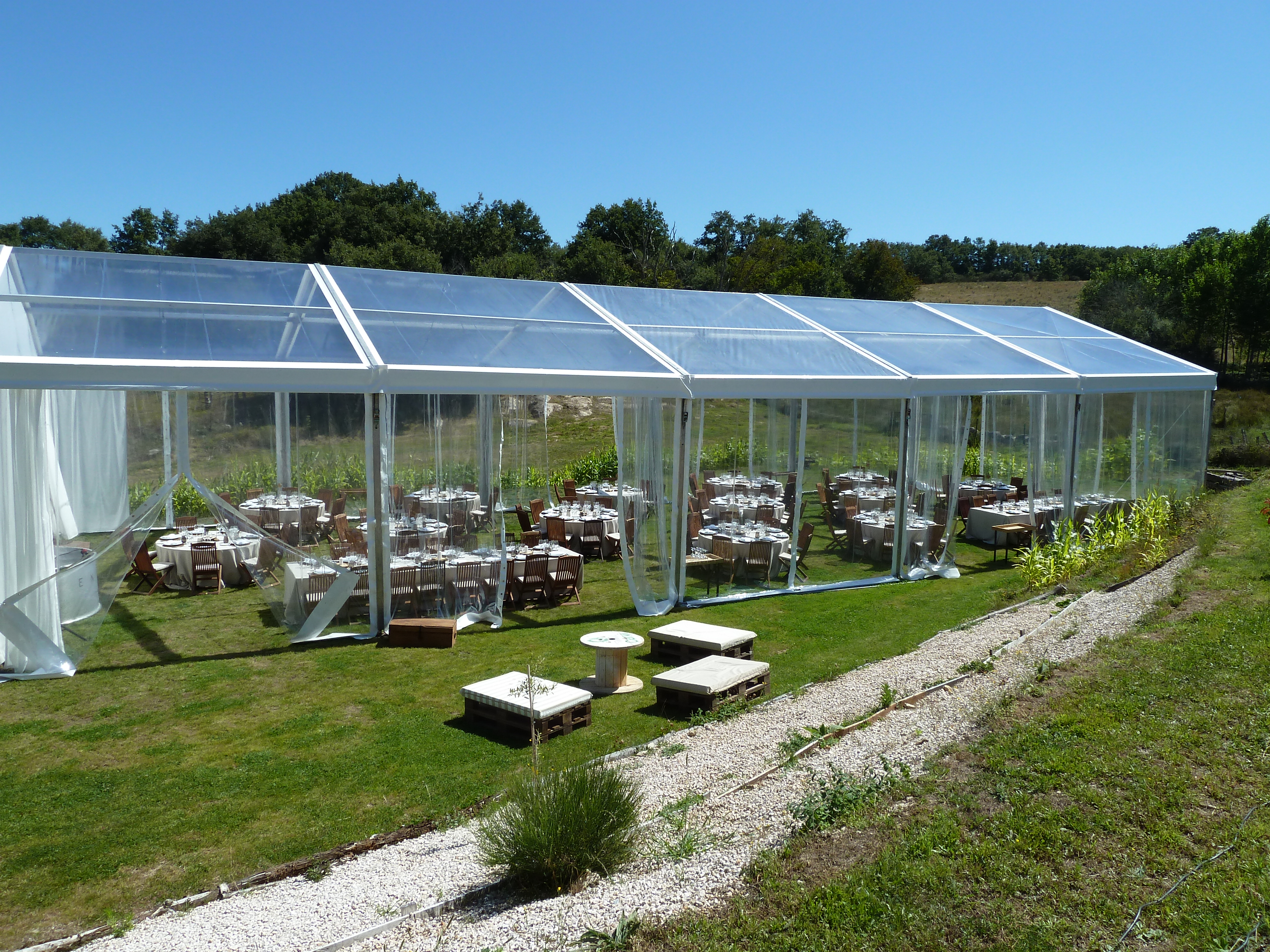 Casa de Campo Anduriña. Celebraciones. Carpa prado.